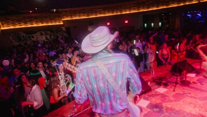 Take Your Shoes Off, Deep Sea Bistro, The Earthlings