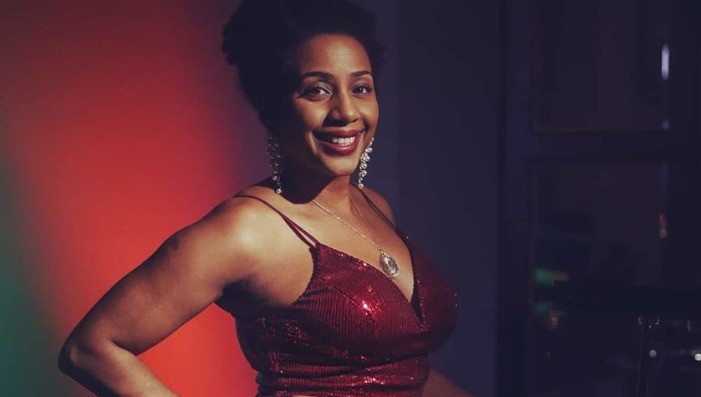 Persona Bell: All I Want for Christmas, Songs Inspired by Mariah Carey - 9p