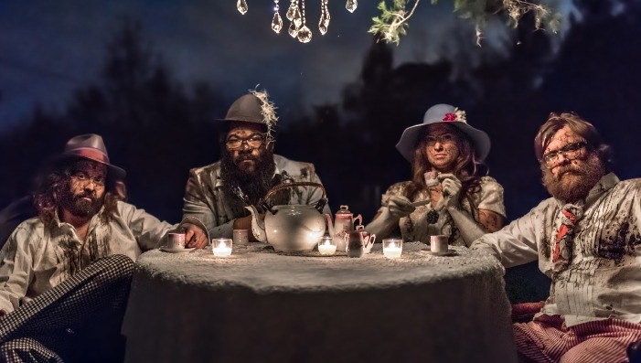 Josh Roberts and the Hinges