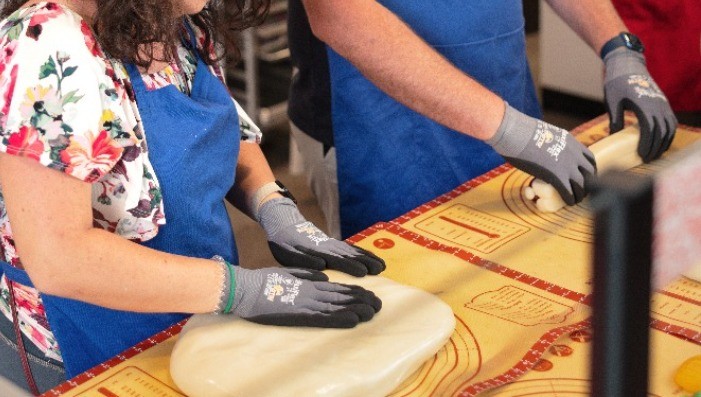 Rose Candy Sculpting (Valentine's Singles Class, Ages 21+)