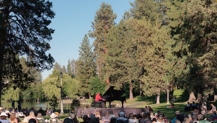 IN A LANDSCAPE:  Drake Park